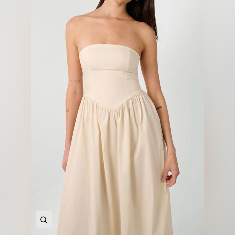 WeWoreWhat Strapless White Midi Dress - Picture 4 of 11